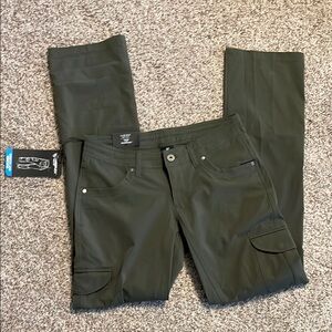 Kuhl Women’s Freeflex Roll Up Pants Dark Green Size 2